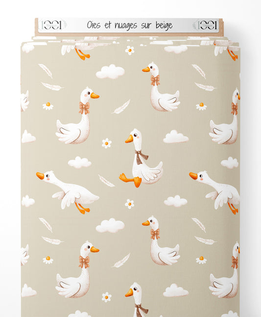 Tissu - Oies et nuages sur beige