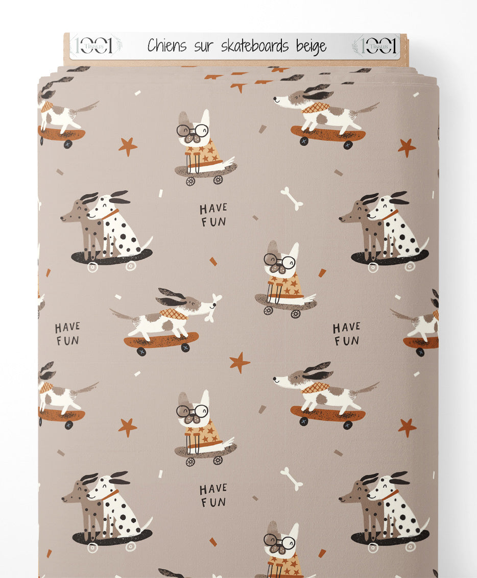 Tissu - Chiens sur skateboards beige