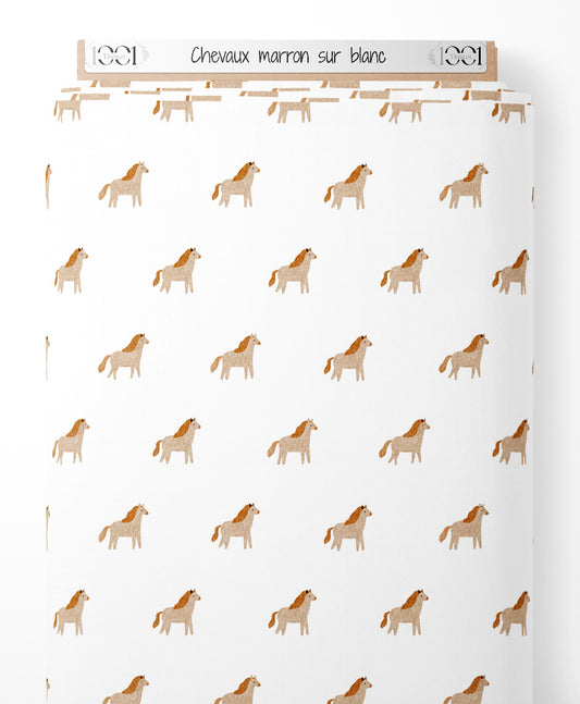 Tissu - Chevaux marron sur blanc