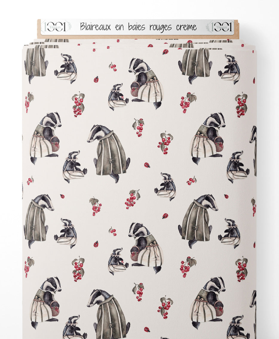 Tissu - Blaireaux en baies rouges crème