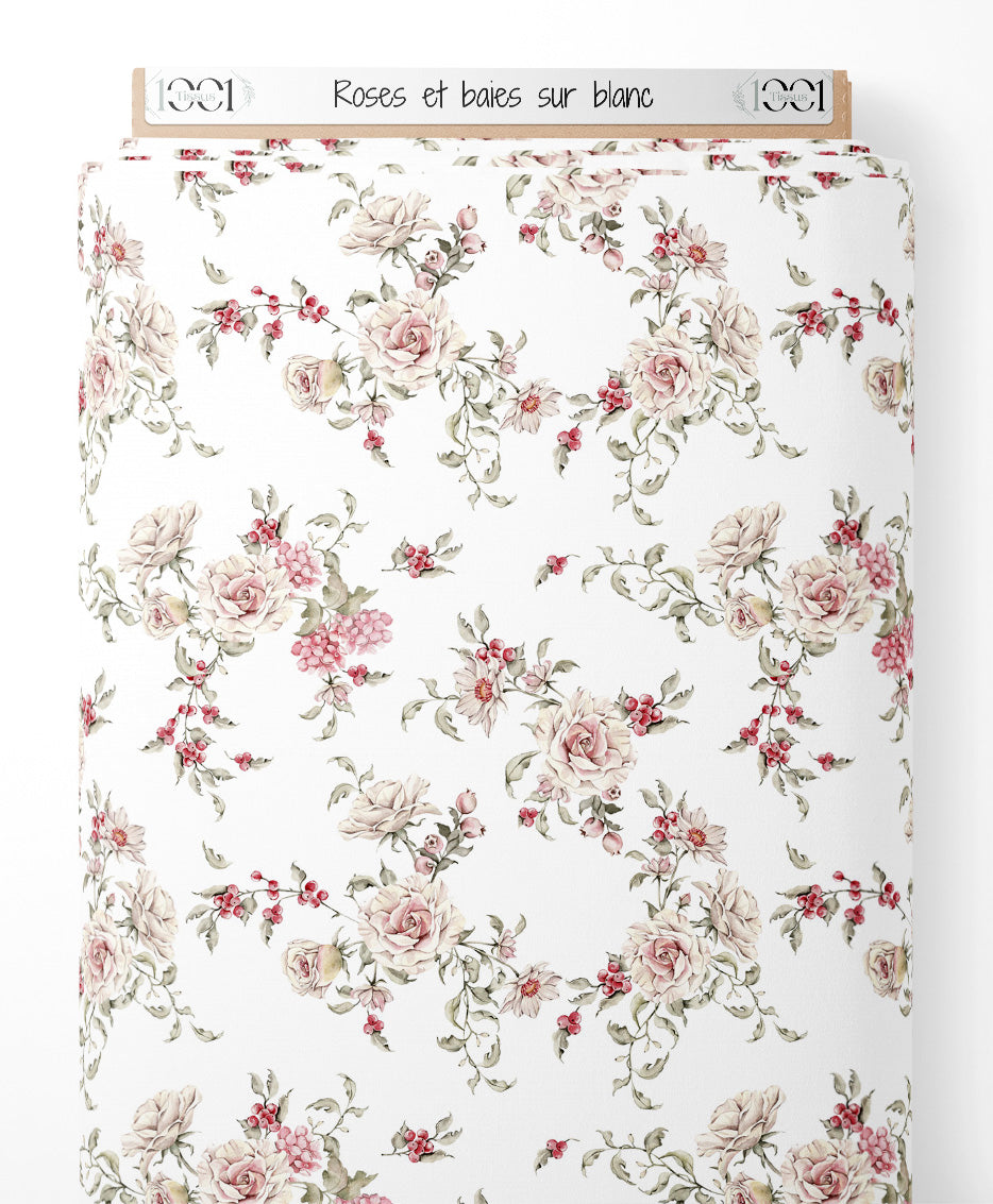 Tissu - Roses et baies sur blanc