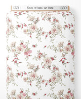 Tissu - Roses et baies sur blanc