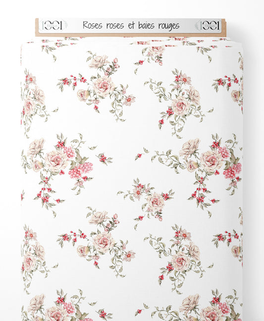Tissu - Roses roses et baies rouges
