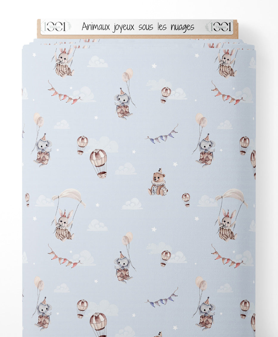 Tissu - Animaux joyeux sous les nuages