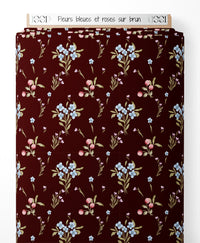 Tissu - Fleurs bleues et roses sur brun