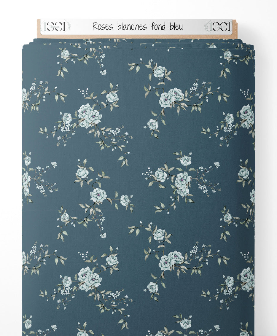Tissu - Roses blanches sur fond bleu