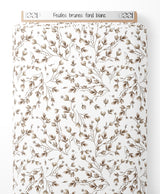 Tissu - Feuilles brunes sur fond blanc