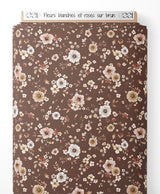 Tissu - Fleurs blanches et roses sur brun