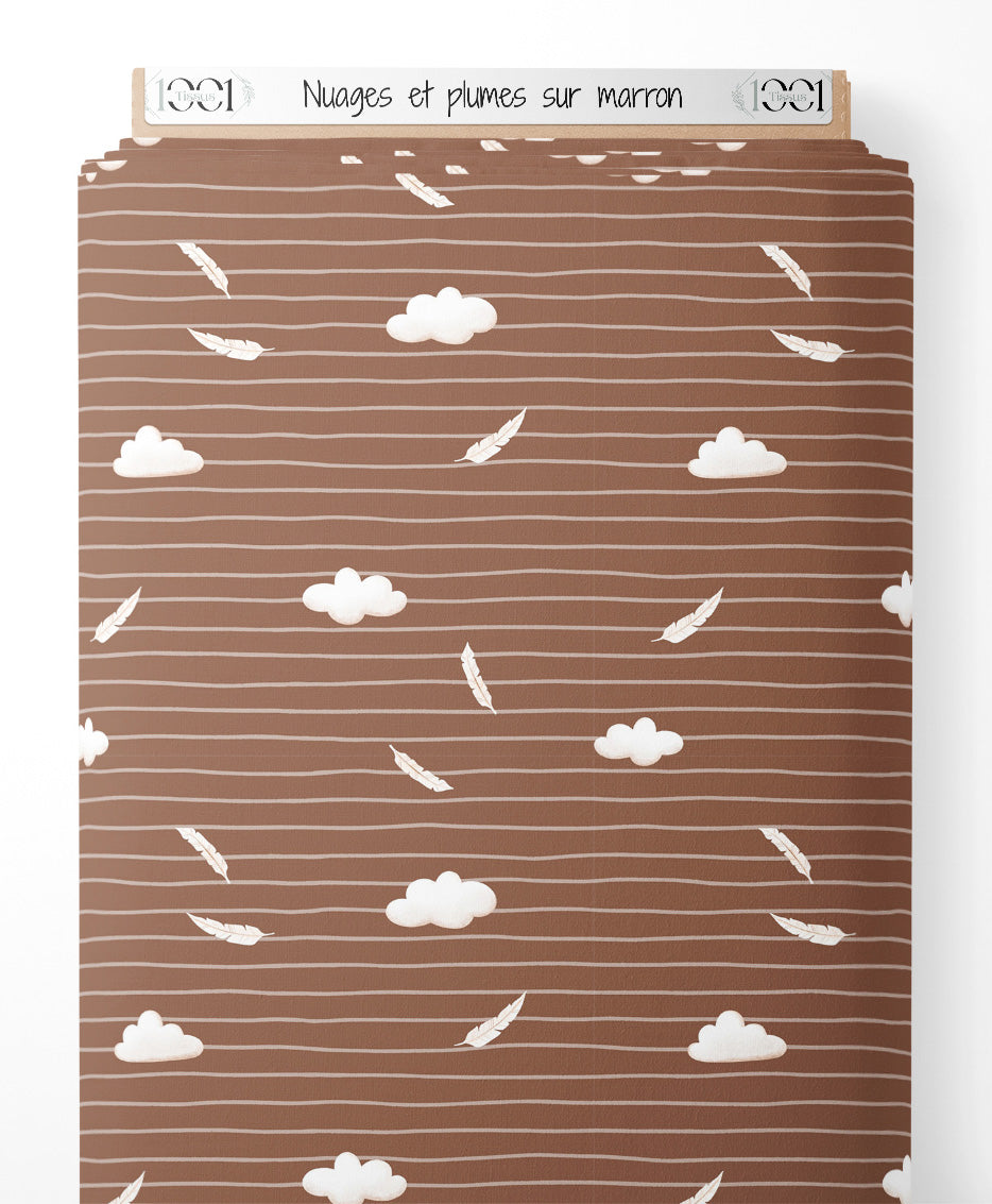 Tissu - Nuages et plumes sur marron