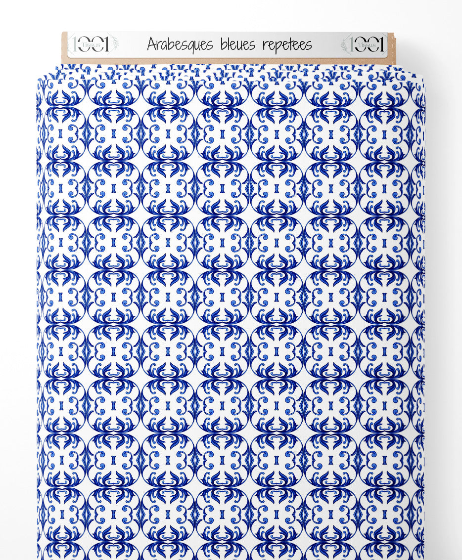 Tissu - Arabesques bleues répétées