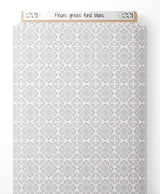 Tissu - Fleurs grises sur fond blanc