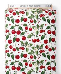Tissu - Cerises et fleurs blanches