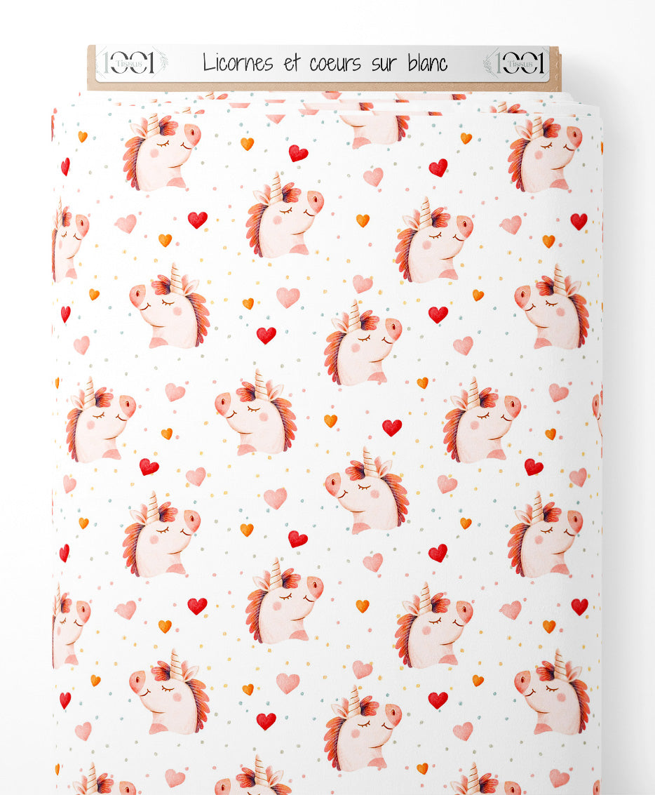 Tissu - Licornes et cœurs sur blanc