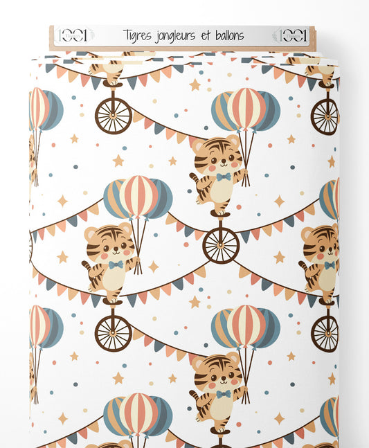 Tissu - Tigres jongleurs et ballons