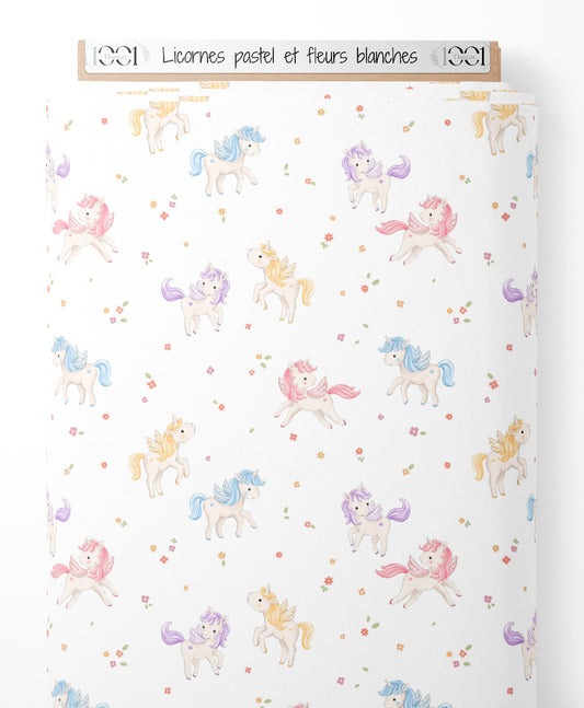 Tissu - Licornes pastel et fleurs blanches