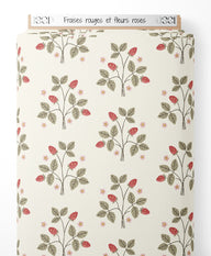 Tissu - Fraises rouges et fleurs roses
