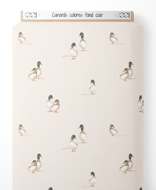 Tissu - Canards colorés sur fond clair