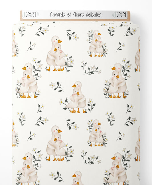 Tissu - Canards et fleurs délicates