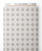 Tissu - Fleurs beige sur fond blanc