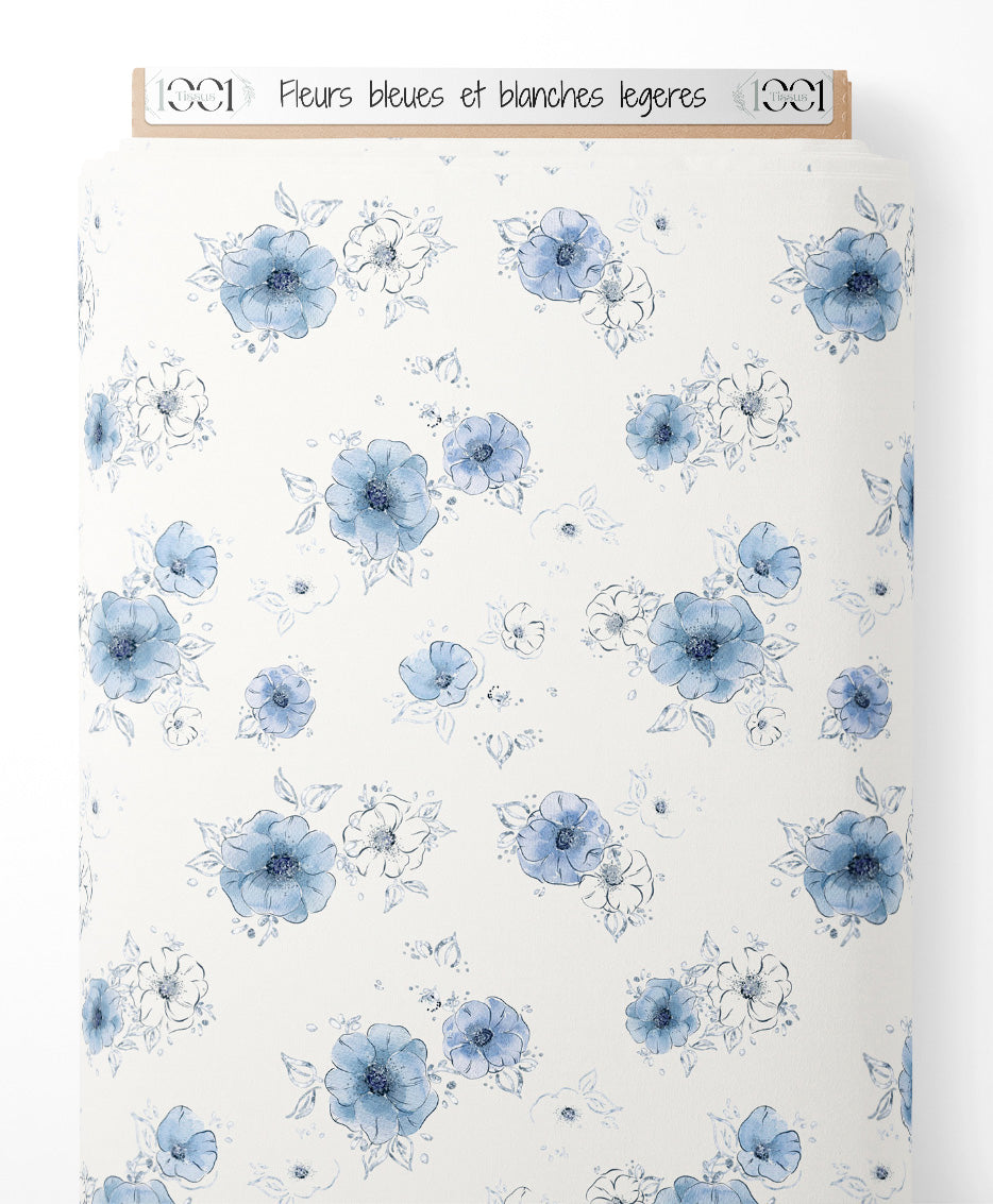 Tissu - Fleurs bleues et blanches légères