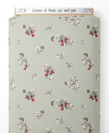 Tissu - Cerises et fleurs sur vert pâle