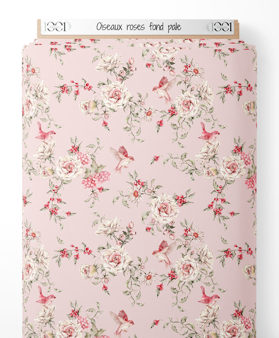Tissu - Oiseaux roses sur fond pâle