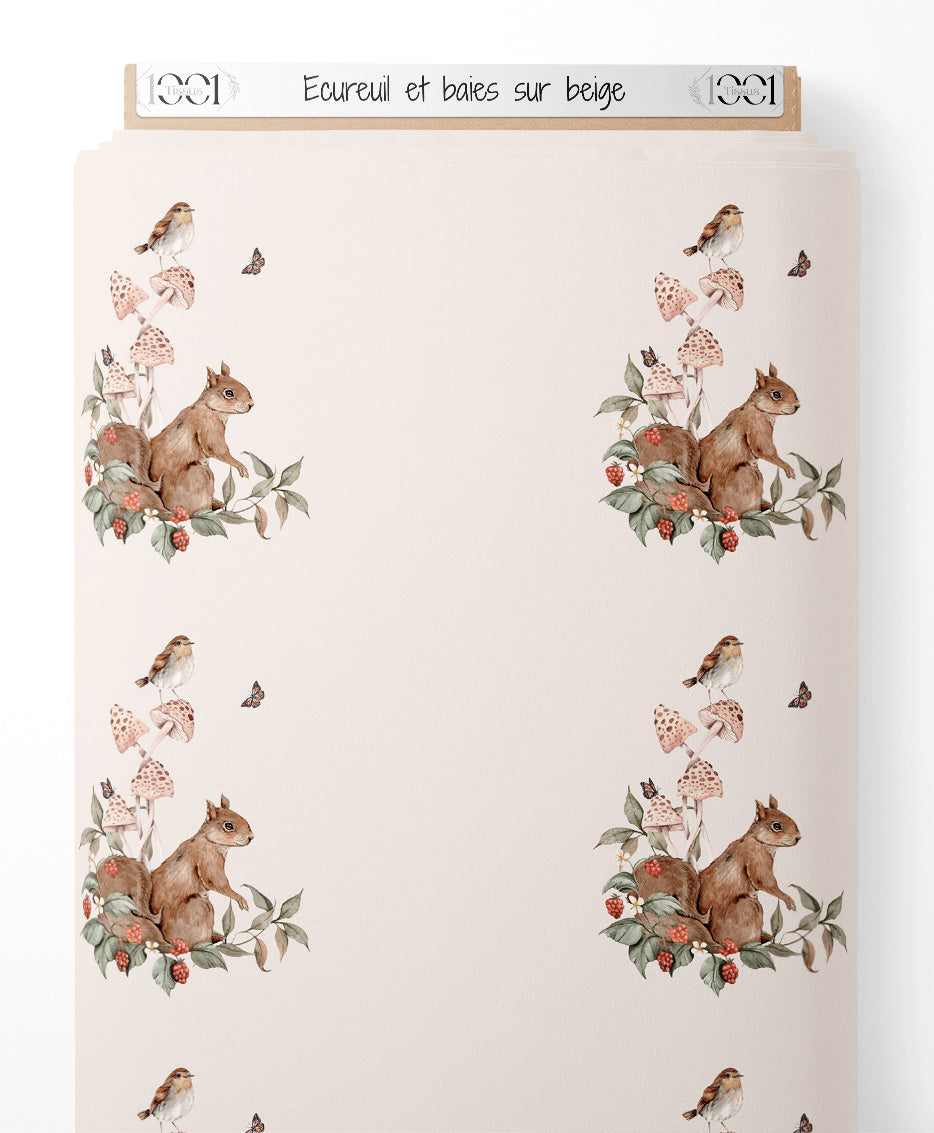 Tissu - Écureuil et baies sur beige