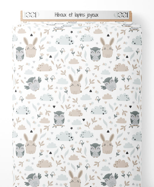 Tissu - Hiboux et lapins joyeux