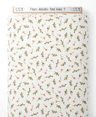 Tissu - Fleurs délicates sur fond blanc 3