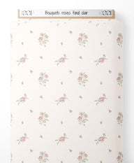 Tissu - Bouquets roses sur fond clair
