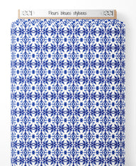 Tissu - Fleurs bleues stylisées