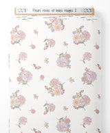 Tissu - Fleurs roses et baies rouges 2