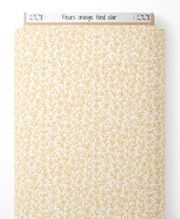 Tissu - Fleurs orange sur fond clair