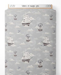 Tissu - Voiliers et nuages gris