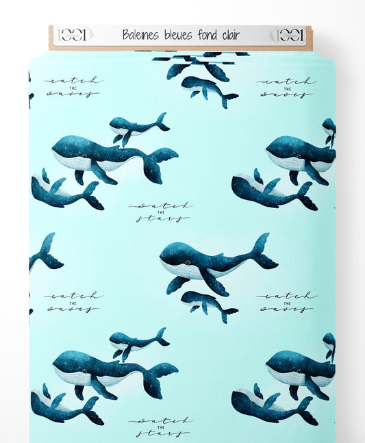 Tissu - Baleines bleues sur fond clair