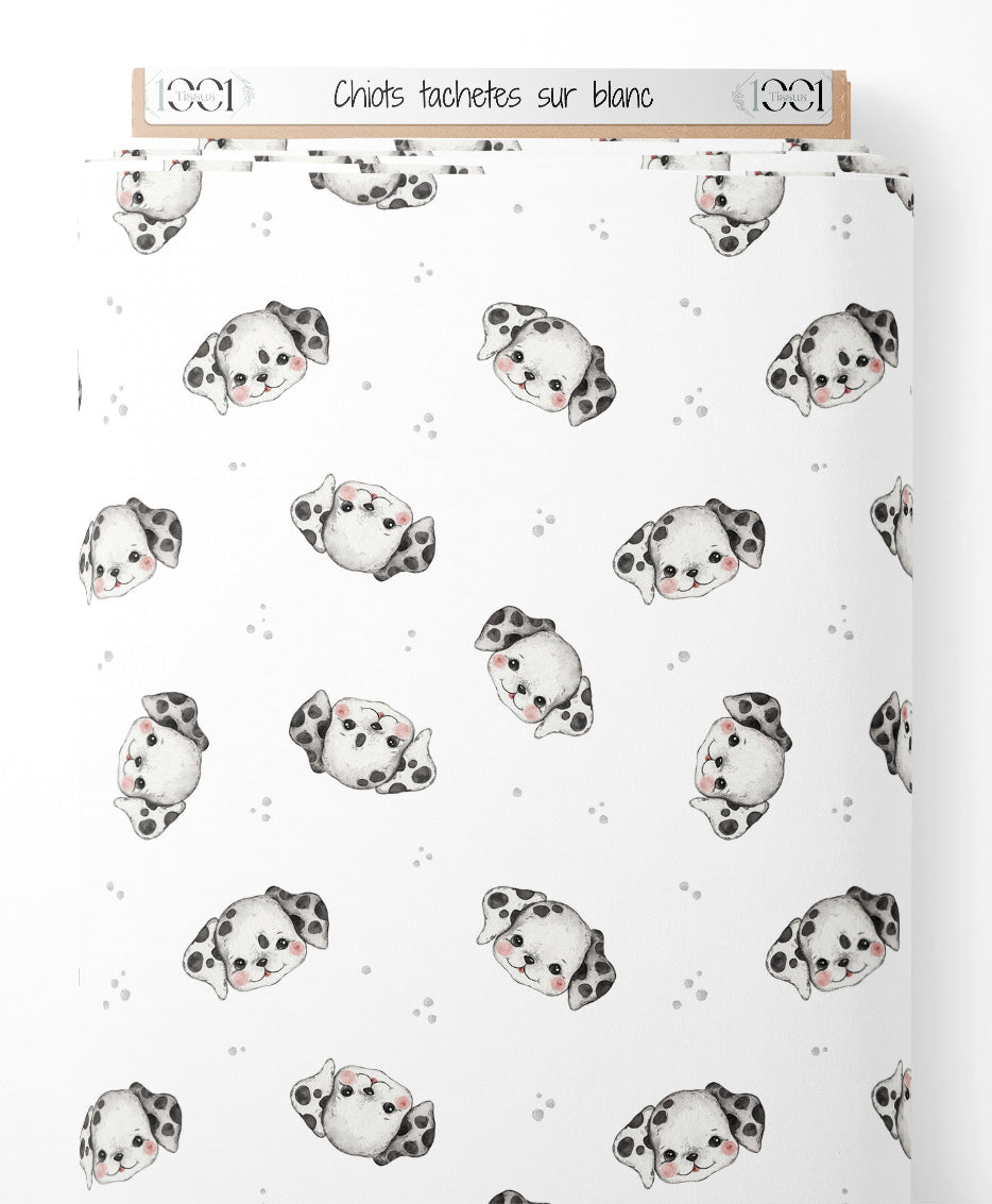 Tissu - Chiots tachetés sur blanc