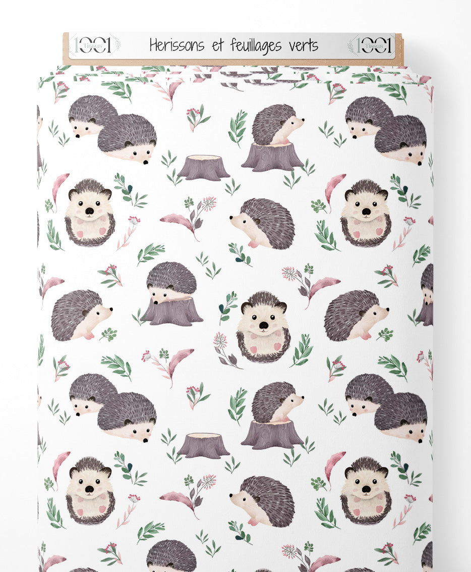 Tissu - Hérissons et feuillages verts