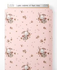 Tissu - Lapins endormis et fleurs roses