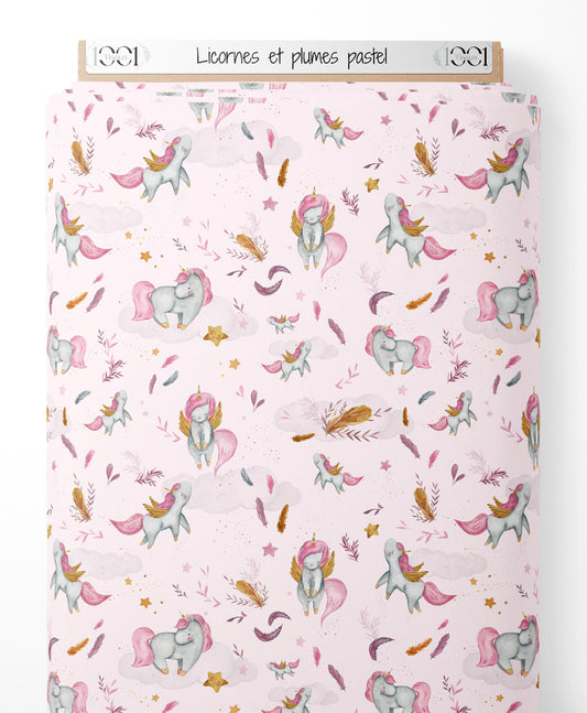 Tissu - Licornes et plumes pastel