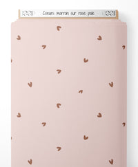 Tissu - Cœurs marron sur rose pâle