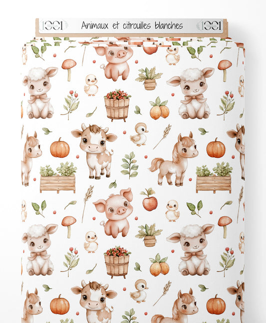 Tissu - Animaux et citrouilles blanches