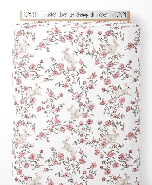 Tissu - Lapins dans un champ de roses