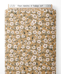 Tissu - Fleurs blanches et feuillage vert