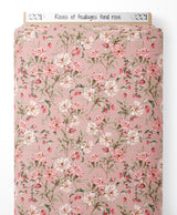 Tissu - Roses et feuillages sur fond rose
