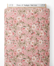 Tissu - Roses et feuillages sur fond rose