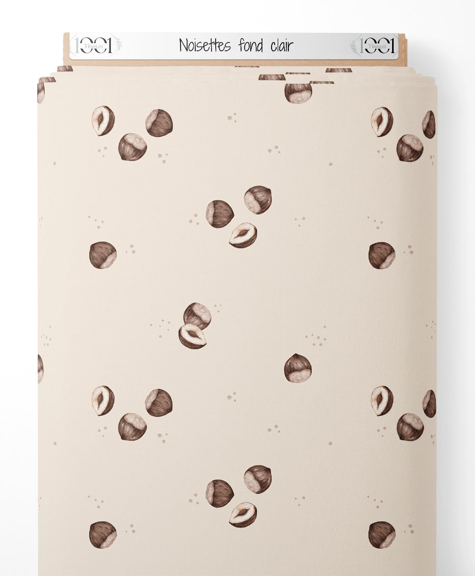 Tissu - Noisettes sur fond clair
