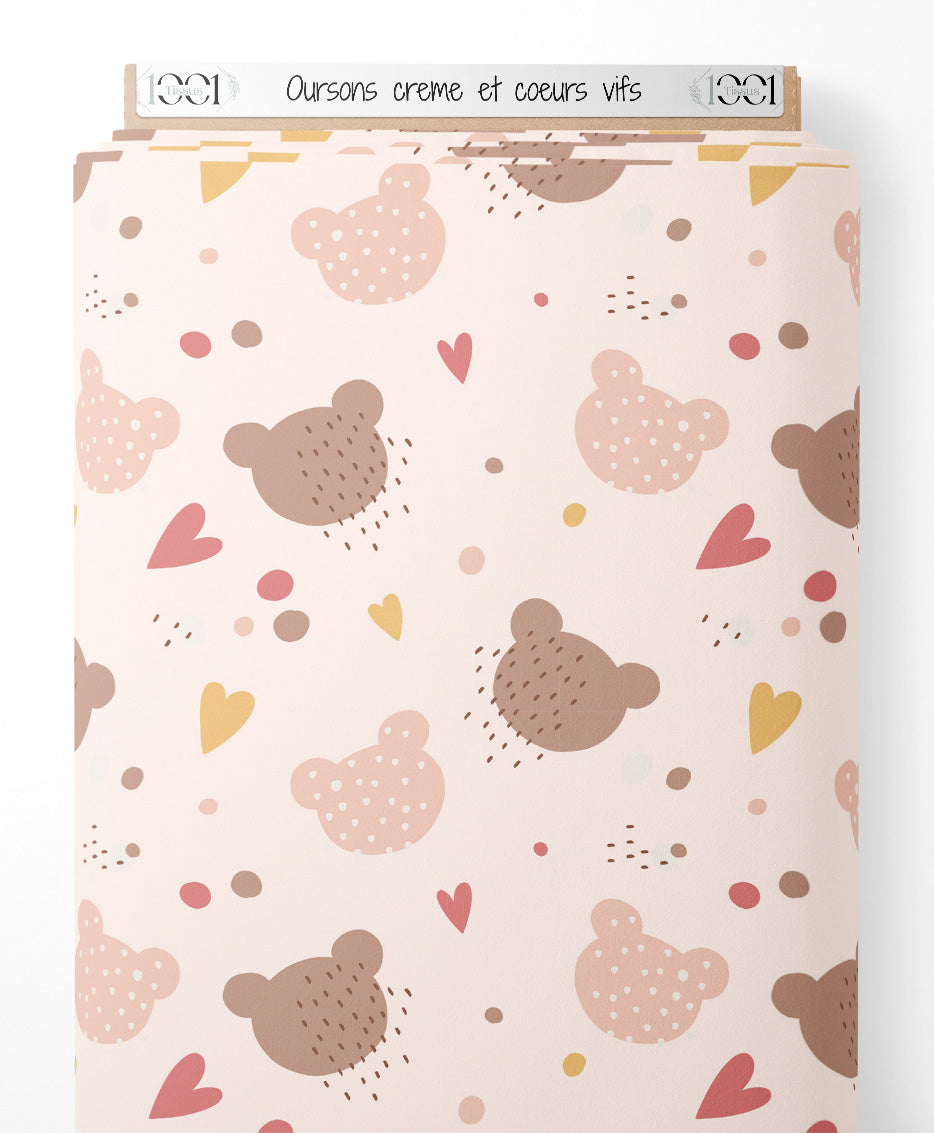 Tissu - Oursons crème et cœurs vifs