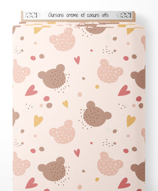 Tissu - Oursons crème et cœurs vifs