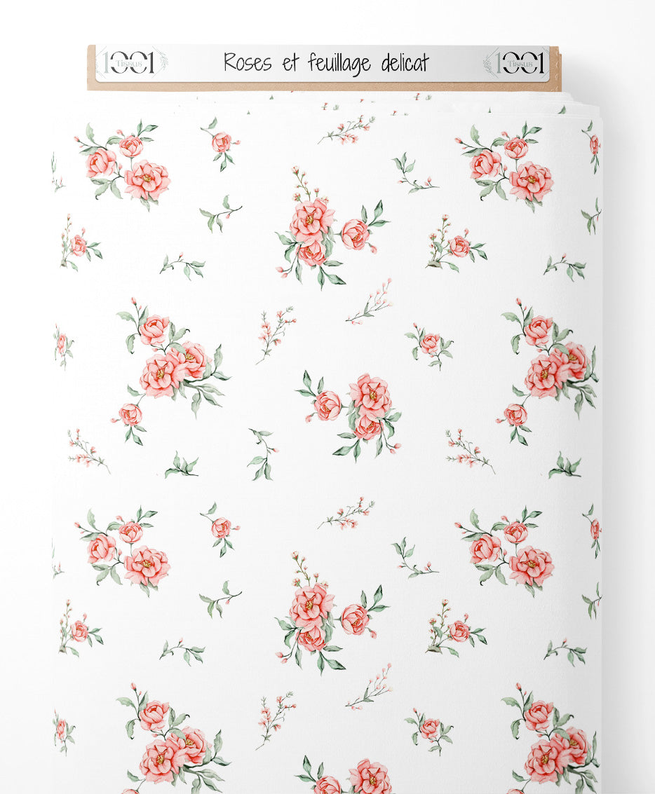 Tissu - Roses et feuillage délicat