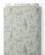 Tissu - Ours gris parmi les arbres